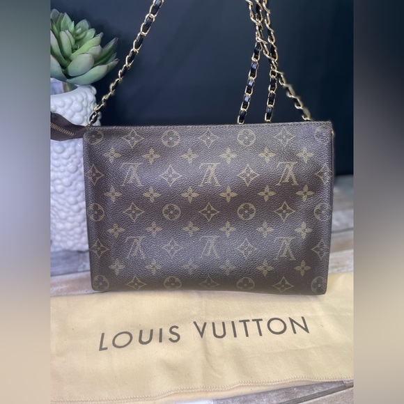 Louis Vuitton Pouch 26 and Wallet - Picture 2 of 13